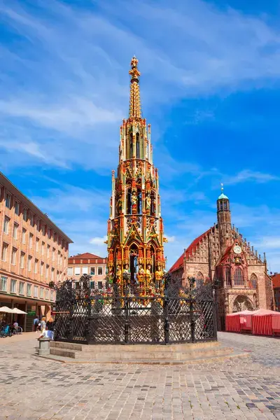 depositphotos-671191550-stock-photo-schoner-brunnen-ancient-fountain-frauenkirche.jpg