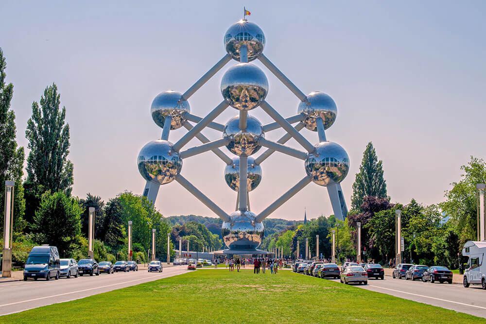 du-lich-chau-au-tuong-dai-atomium-2.jpg