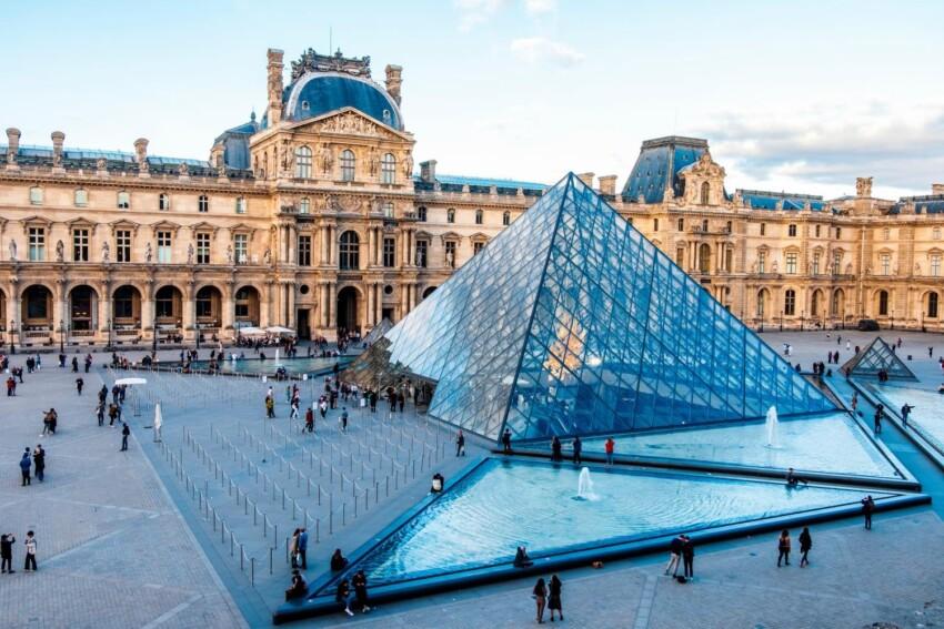 paris-louvre-pyramid.jpg