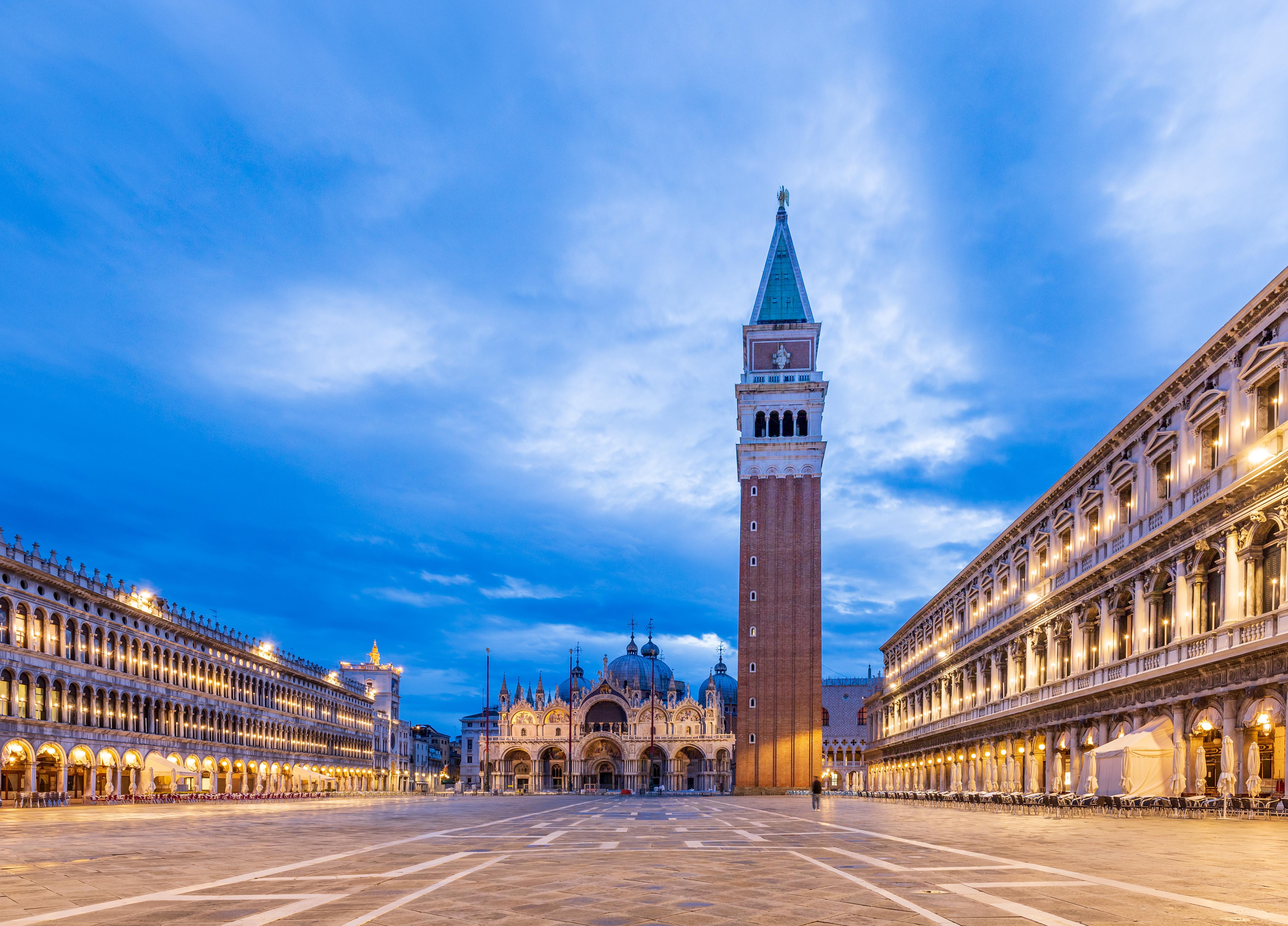 piazza-san-marco-venice-at-night-msu-2021-6449.jpg